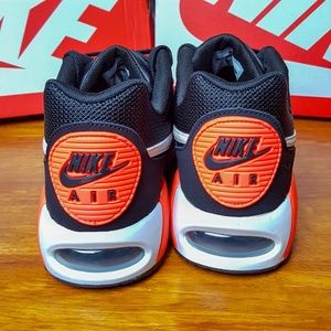 NIKE AIR MAX Ivo 580518 016 Black White Crimson Men's NIKE AIR MAX Ivo 580518 016 Black White Crimson Men's